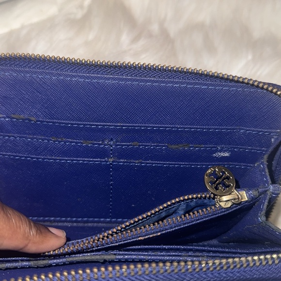 100% Authen Saffiano Tory Burch Robinson Zip Around Wallet, Cobalt!!! GUC - Picture 17 of 17